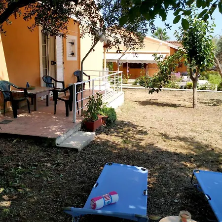 Family With Garden & Bbq * Velonádes